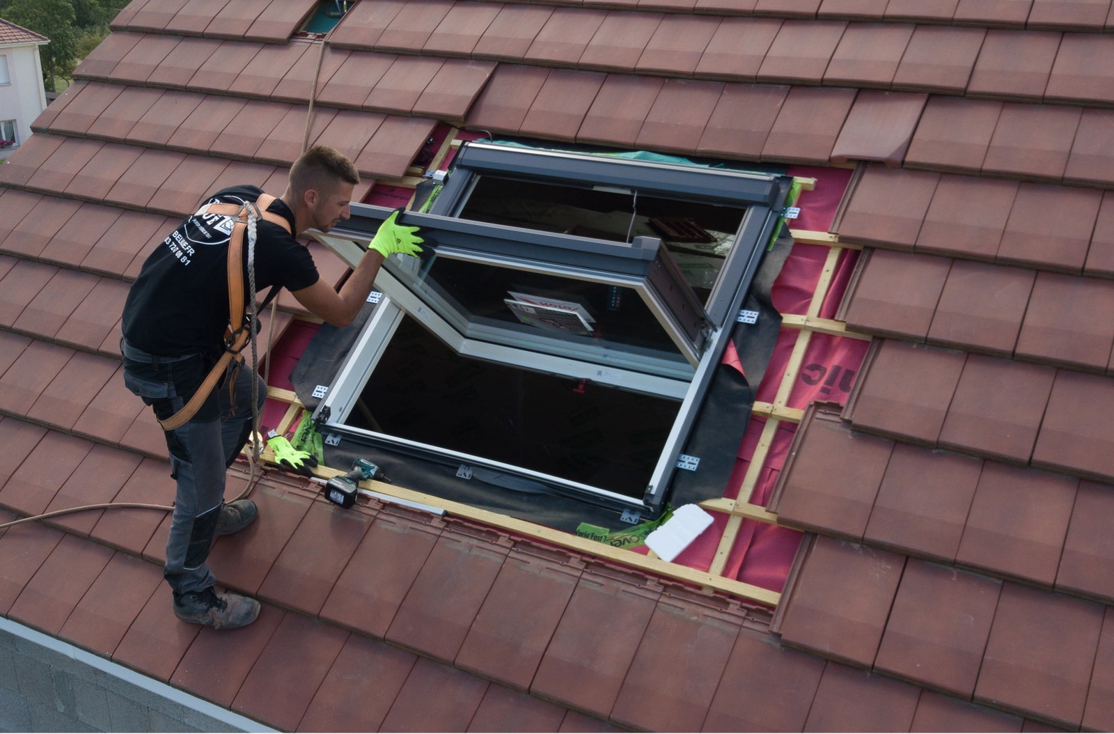 Faites confiance à des experts pour la pose de vos fenêtres de toit - Bel'vue