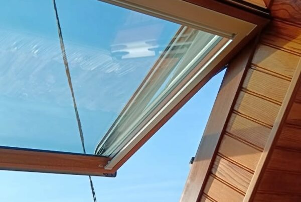 Fenêtre de toit ROTO à Wingen