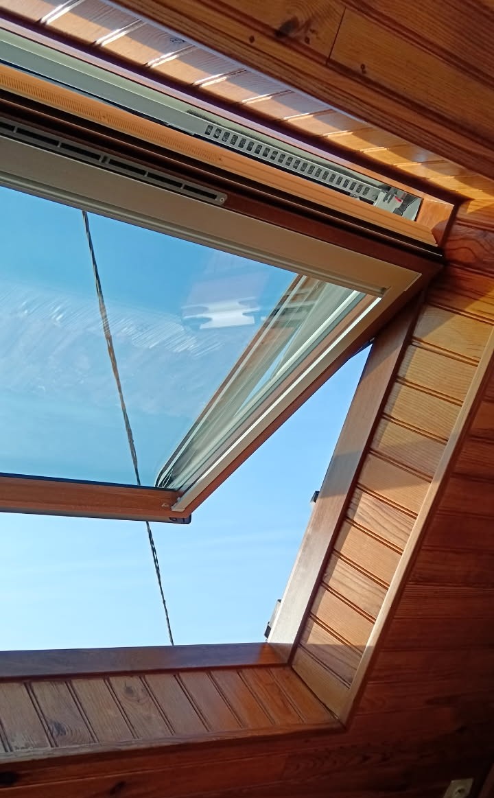 Fenêtre de toit ROTO à Wingen
